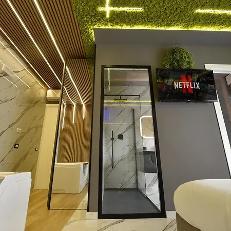 Tree Luxury Πανσιόν Μπαρονίσι